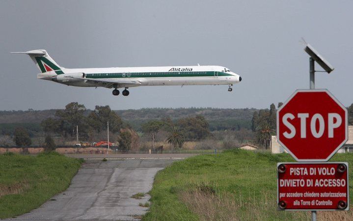 PARIJS - Air France-KLM heeft zijn overnamebod op Alitalia formeel ingetrokken. Foto: EPA