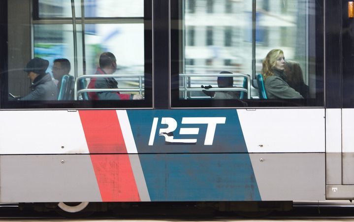 ROTTERDAM – Een 28-jarige trambestuurster van vervoerder RET is dinsdag door de rechtbank in Rotterdam vrijgesproken van het veroorzaken van een dodelijke aanrijding. Wel krijgt ze een werkstraf wegens gevaarlijk rijgedrag. Foto ANP