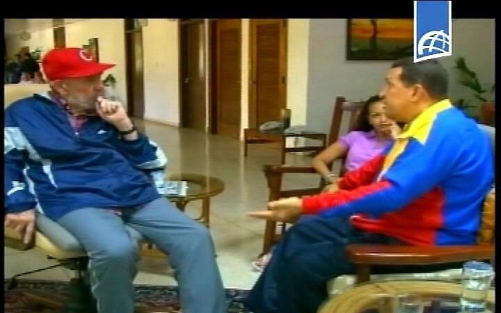 Chavez en Castro in gesprek op tv. Foto EPA