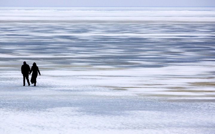 IJsschotsen op het IJsselmeer bij het Friese Gaast. Foto ANP