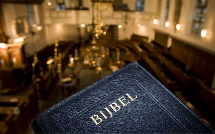 AMSTERDAM – De kerk moet doen waarin ze goed is, en dat moet ze zo goed mogelijk doen. Prof. dr. G. G. de Kruijf heeftzich donderdag aangesloten bij het pleidooi van prof. dr. G. Dekker om de kerk weer tot haar ‘corebusiness’ te brengen, de omgang met God