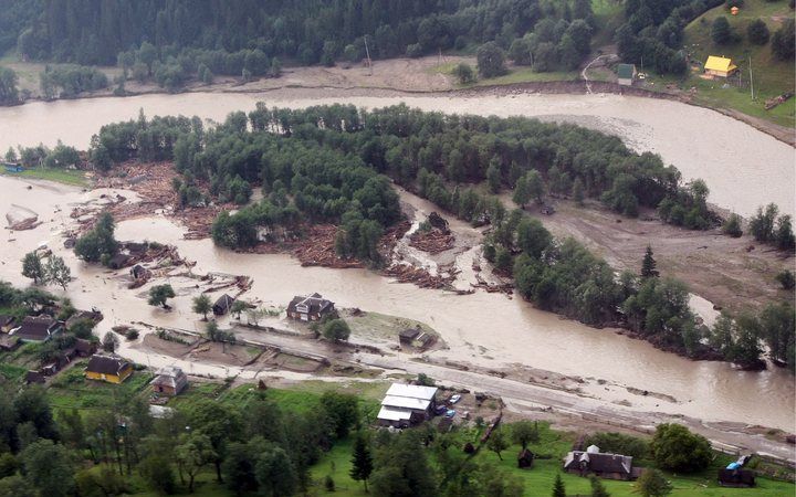 Overstroomd gebied in het westen van Oekraïne. Foto EPA