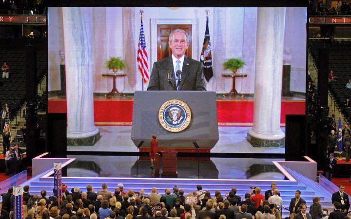 President Bush, hier tijdens een video-toespraak vanuit het Witte Huis voor de Republikeinse Conventie in St. Paul, Minnesota. Foto EPA.