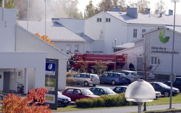 Hulpdiensten bij de school in Kauhajoki.