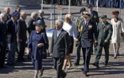 Minister Van Middelkoop deelde een historisch moment met koningin Beatrix toe zij na een regeerperiode van bijna dertig jaar voor het eerst deze dapperheidsonderscheiding mocht uitreiken. beeld ANP
