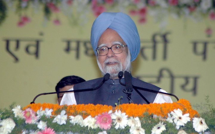 NEW DELHI (AP) – De Indiase premier Manmohan Singh heeft maandag het wijdverspreide gebruik in India om vrouwelijke foetussen vanwege hun geslacht te aborteren veroordeeld als ’nationale schande’. Foto EPA