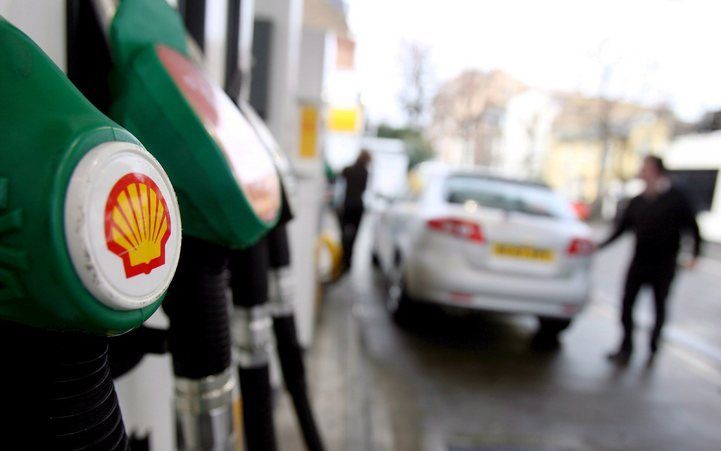 De hoge olieprijs heeft de oliereuzen van deze wereld geen windeieren gelegd. Gezamenlijk schreven het Nederlands–Brits Shell, het Amerikaanse ExxonMobil en het Britse BP over het tweede kwartaal een slordige 33 miljard dollar aan nettowinst in de boeken.