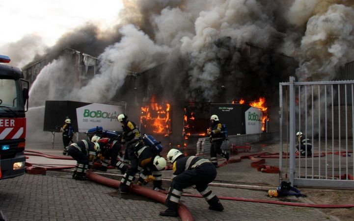 De brand ontstond aan het eind van de middag. Rond 20.30 uur werd het sein ’brand meester’ gegeven Foto ANP