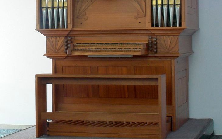 Het orgel in de Brusselzaal van het stadhuis in Rijssen. Beeld Dick Sanderman