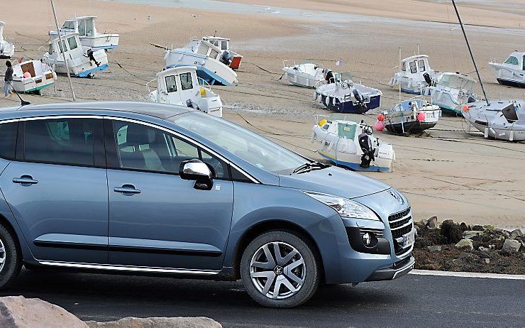 Onder de behuizing van de twee jaar geleden gelanceerde Peugeot 3008 zit de eerste dieselhybride. Foto Tony Vos