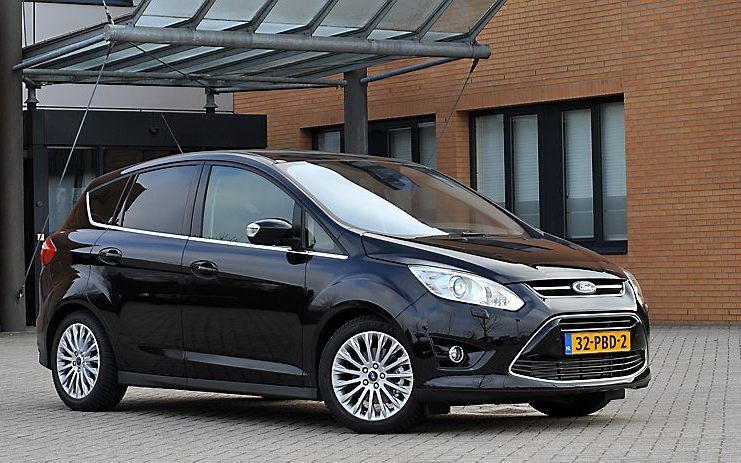 Ford heeft bij de ontwikkeling vastgehouden aan de basiswaarden van de C-Max. De dynamiek in het uiterlijk is zodoende behouden. Foto Tony Vos