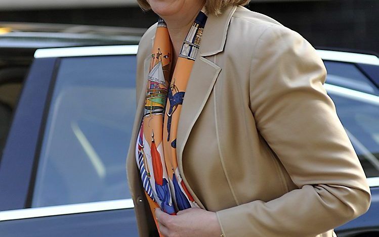 Minister May is vervroegd terug van vakantie in verband met rellen, het afgelopen weekend in Londen.  Foto EPA