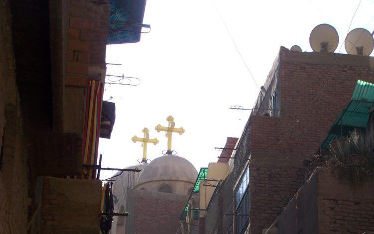 Een koptische kerk in de volkswijk Imbaba, Caïro. Christenen zijn bezorgd over de toekomst, maar vrezen geen Egyptische duisternis. Foto RD