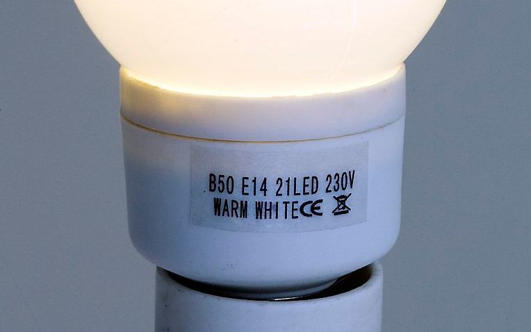 Ledlamp met een E14-fitting, verbruik is slechts 1,5 watt. Foto ANP