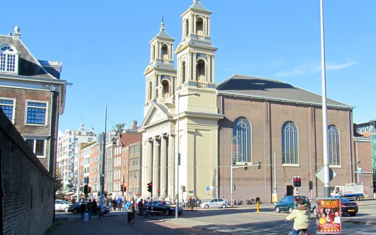 De Mozes en Aäronkerk en het Mozeshuis moeten vanwege geldgebrek sluiten. Beeld Jvhertum, Wikimedia