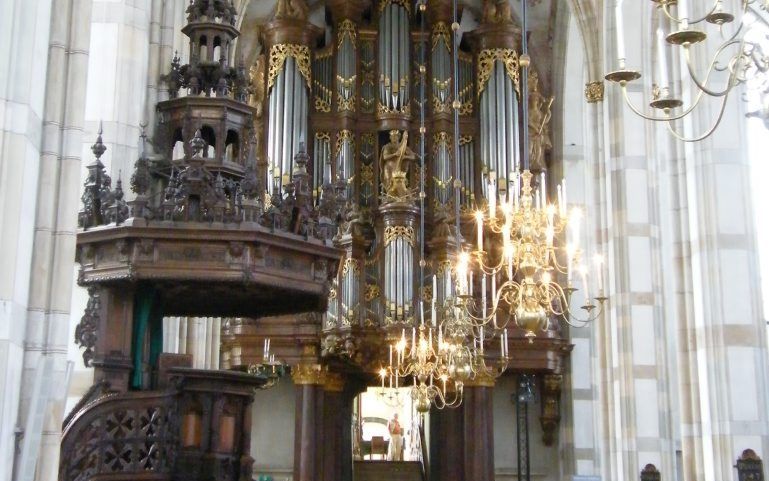 Interieur van de Grote of Sint-Michaëlskerk in Zwolle. beeld Sjaak Verboom