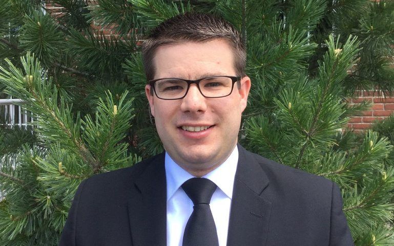 Kandidaat H. de Leeuw (NRC) neemt beroep aan naar Franklin Lakes (VS)