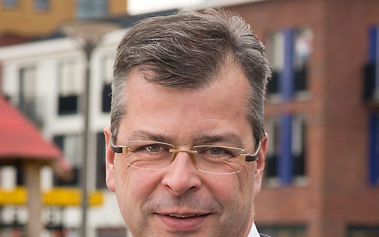 Ds P L R Van Der Spoel