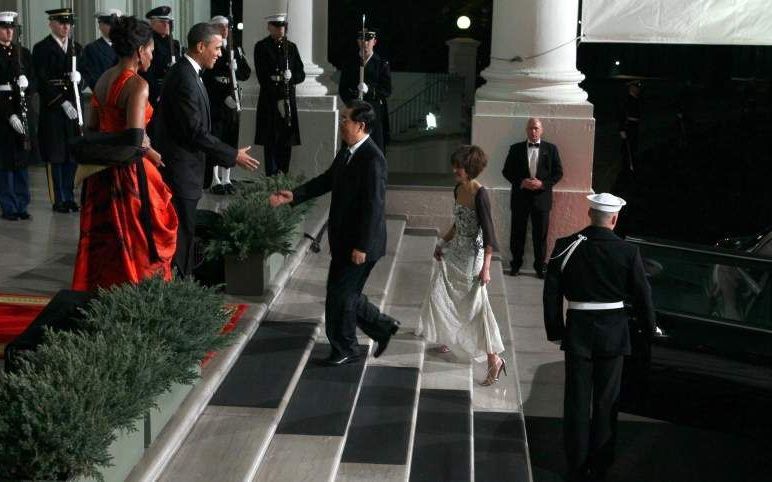 President Obama en zijn vrouw Michelle verwelkomen de Chinese president Hu Jintao bij het Witte Huis. Foto EPA