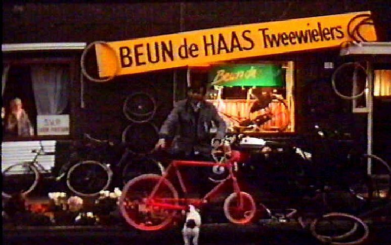 Beun de Haas is terug in reclame van Bovag. In de jaren 80 maakte de antiheld reclame voor betrouwbare autodealers.  Foto Bovag