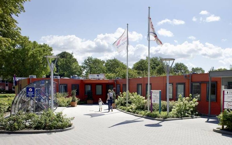 Het Antonius Ziekenhuis in Emmeloord gaat een nieuwe vestiging bouwen. De stad krijgt daarmee twee ziekenhuizen. Foto: de huidige vestiging van het Antonius Ziekenhuis aan de Urkerweg. Beeld Dick Vos