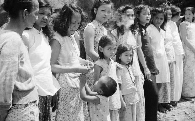 Bevrijde Maleisische en Chinese vrouwen die in Maleisië door Japanse soldaten als troostmeisjes werden misbruikt. beeld Wikimedia