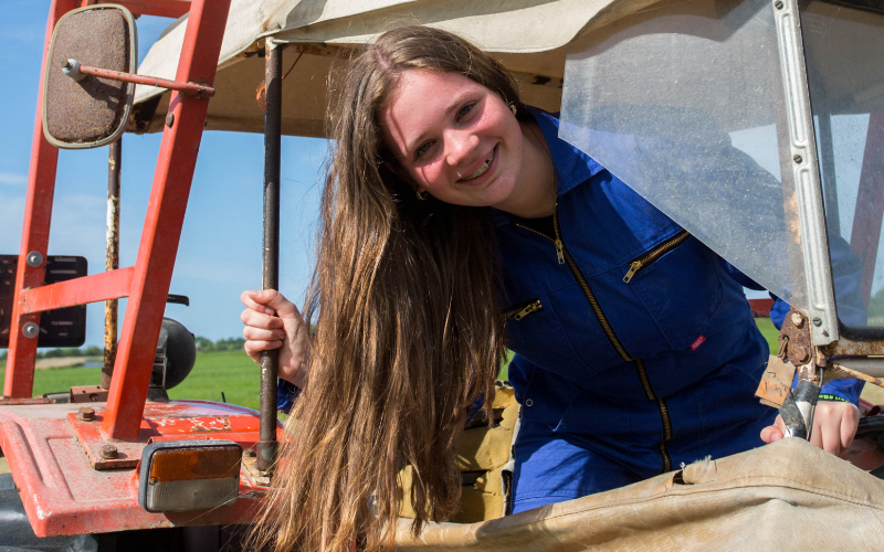 Manon Pieterse volgt na de zomervakantie de opleiding tot vakexpert veehouderij aan het Curio in Breda. beeld familie Pieterse