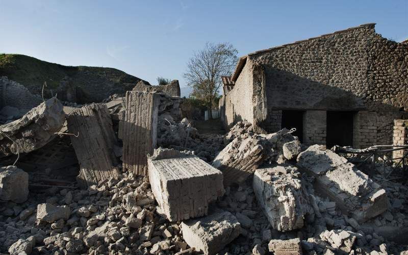 Het ingestorte gladiatorengebouw in Pompeii. Foto EPA