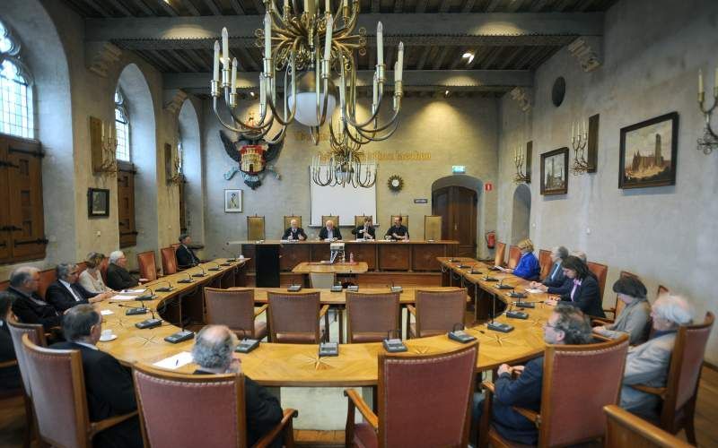 MIDDELBURG – De werkgroep cultuurhistorie van het Koninklijk Zeeuwsch Genootschap der Wetenschappen belegde vrijdag een rondetafelconferentie over de Walcherse Artikelen. Drs. J. W. Veltkamp: „Naar mijn oordeel zijn ze een geslaagde poging om de orthodoxe