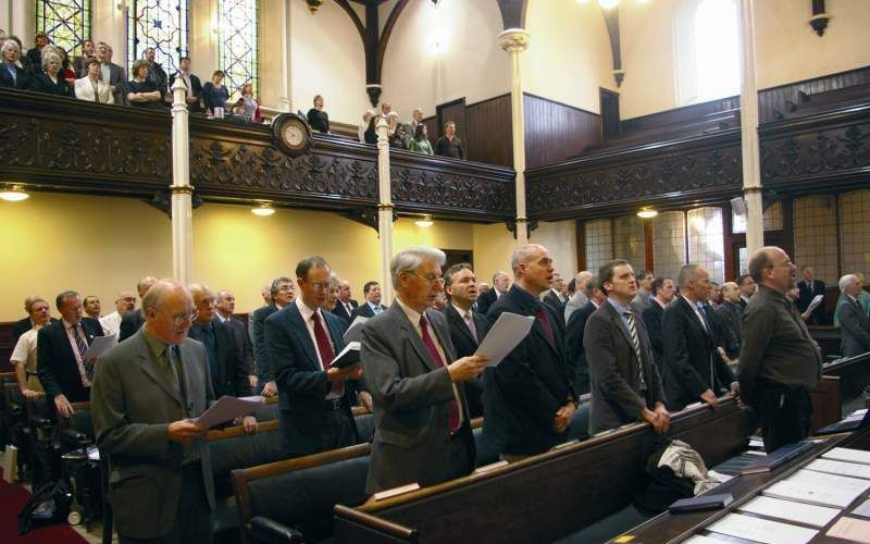 Psalmgezang tijdens de synode in mei. Foto Free Church