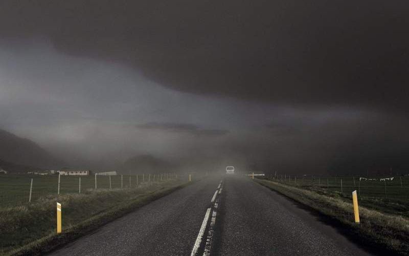 Zicht tijdens eruptie van de Eyjafjallajökull. Foto EPA