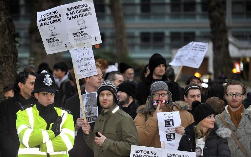 Protest in Londen tegen het vasthouden van Assange. Foto EPA