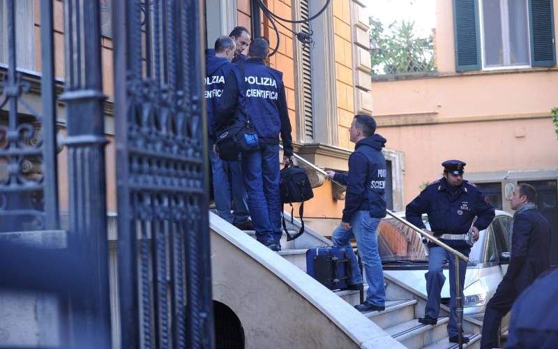 Onderzoek bij de Chileense ambassade in Rome. Foto EPA