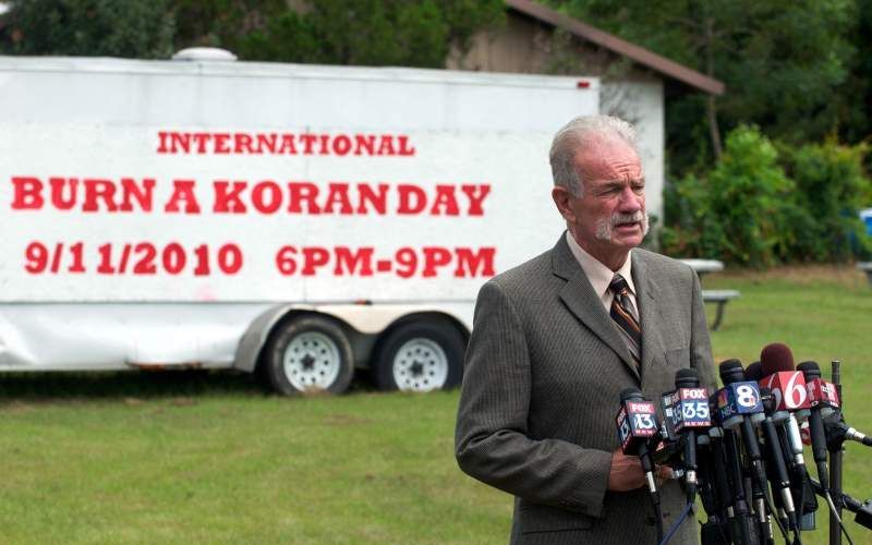 Jones kondigde vorig jaar september aan korans te verbranden. Foto EPA