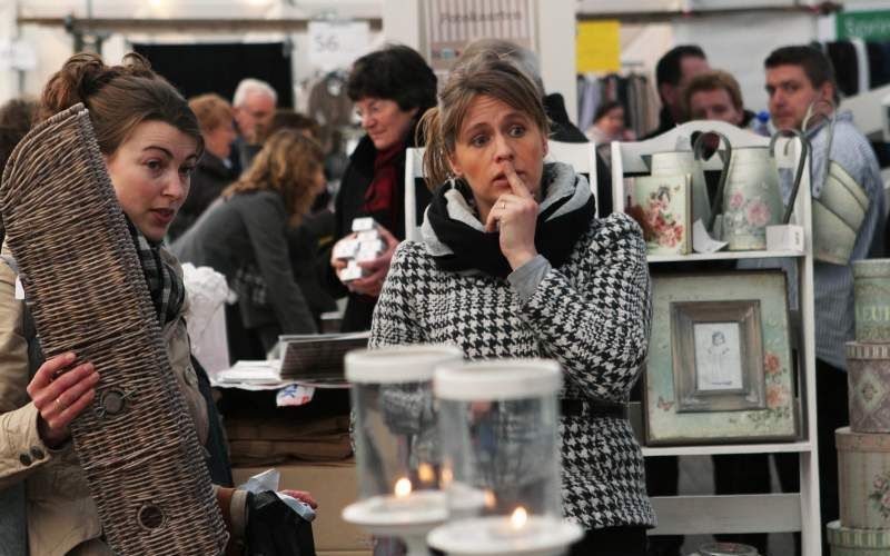 In De Oude Duikenburg in Echteld wordt tot en met zaterdag de Duiken­burgse Wintermarkt gehouden. Foto Vidiphoto