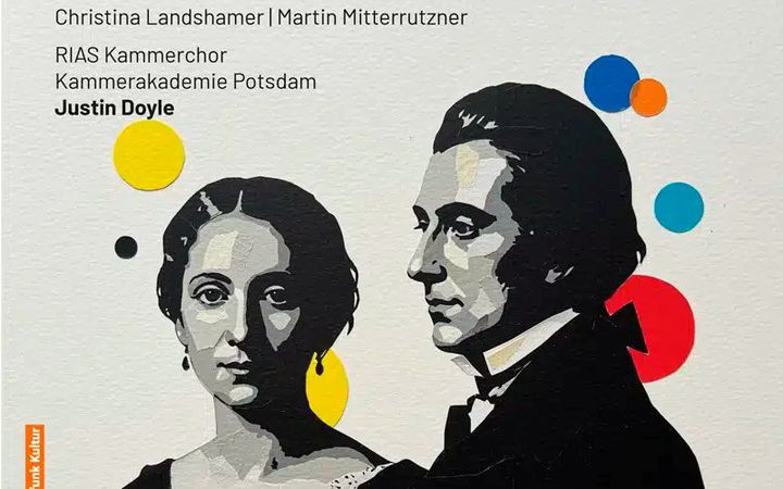 Een man en een vrouw staan in zwart-wit getekend op een grijze achtergrond.  