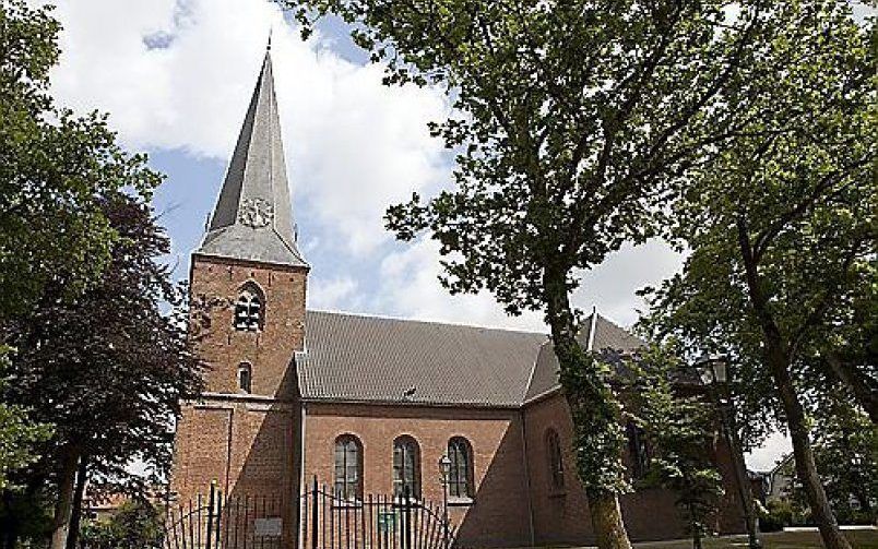 De Hervormde Kerk in Woudenberg. In het naastgelegen kerkelijk centrum belegde de Gereformeerde Bond een studiedag over Gelovig omgaan met het lijden. Foto RD