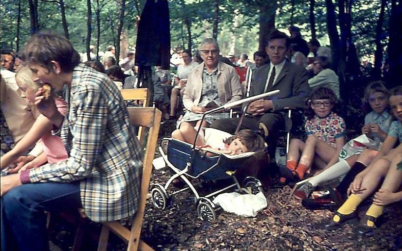 „Ik ben degene die in de kinderwagen zit en achterom kijkt.” Foto RD