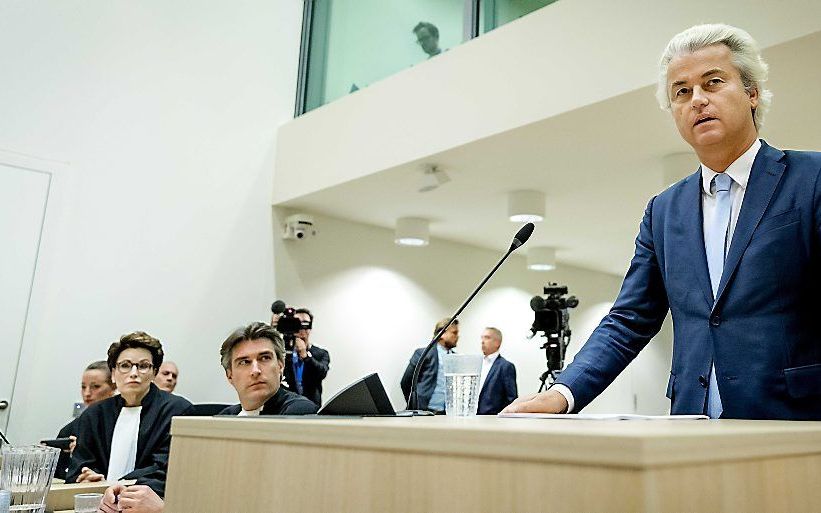 PVV-leider Wilders in de rechtbank op Schiphol in de zaak rond zijn minder Marokkanen-uitspraken. beeld ANP, Robin van Lonkhuijsen