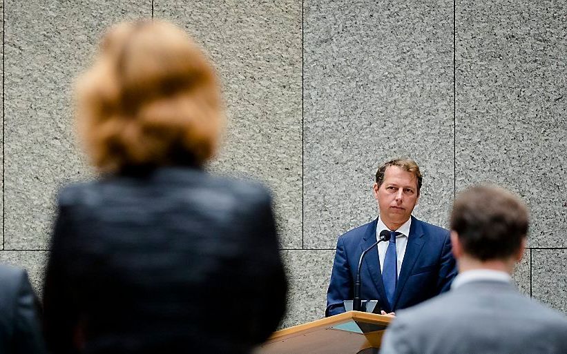 (VLNR) Alexander Pechtold (D66), Linda Voortman (Groenlinks), Jeroen Recourt (Pvda) en Ronald van Raak (SP) tijdens de behandeling van de begrotingen van Algemene Zaken en van de koning in de Tweede Kamer. beeld ANP