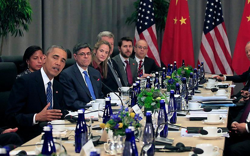 VS-president Obama (links) spreekt met zijn Chineese ambtgenoot Jinping. beeld EPA