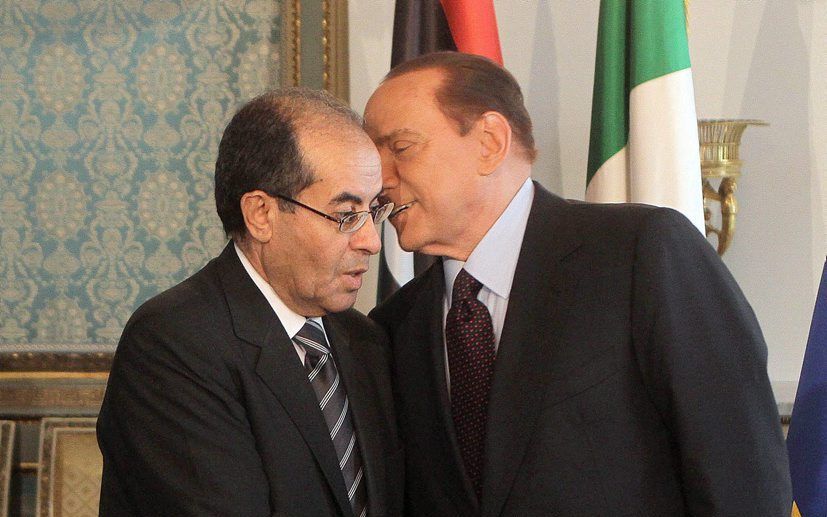 Mahmoud Jibril en de Italiaanse premier Silvio Berlusconi. Foto EPA