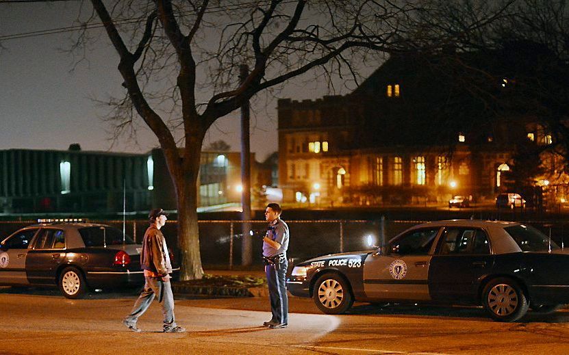 Heel Boston en omgeving waren vrijdag in de ban van de jacht op een van de twee vermoedelijke daders van de bomaanslag bij de marathon in de stad.  Beeld EPA