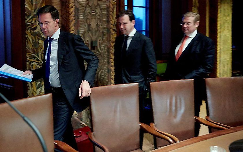 Minister Lodewijk Asscher, minister-president Mark Rutte en minister Ard van der Steur tijdens de Algemene Politieke Beschouwingen in de Eerste Kamer. Beeld ANP