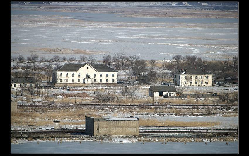 De rivier de Yalu tussen China en Noord-Korea, gezien vanaf de Chinese zijde. Foto RD, Henk Visscher