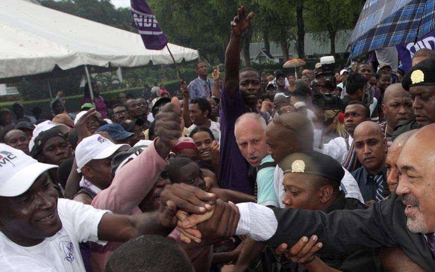 Bouterse nadat hij de verkiezingen heeft gewonnen. Foto EPA