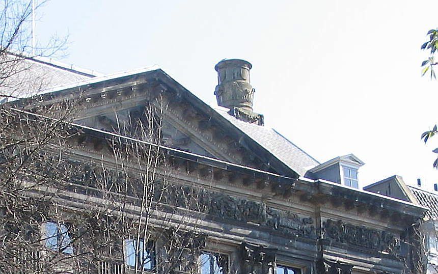 Kantoor van de KNAW, het Trippenhuis in Amsterdam.  beeld Wikimedia