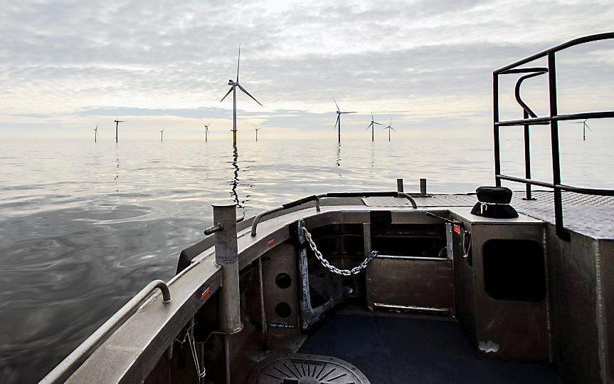 Windmolens op zee bij Noordwijk. beeld ANP