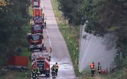 De Duitse brandweer heeft zo’n duizend manschappen heeft ingezet om het vuur bij Meppen te bestrijden. beeld EPA