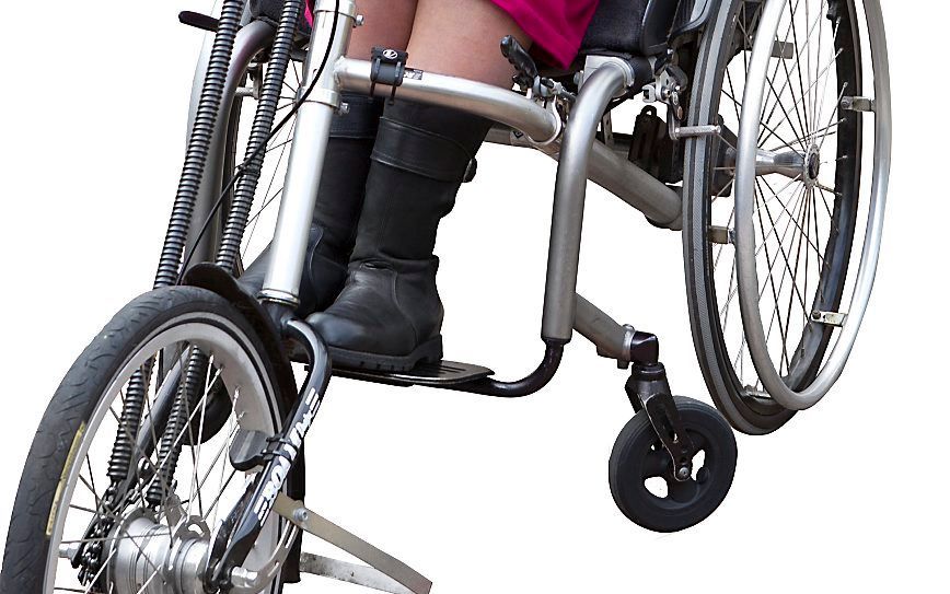 Gerlinda van Roekel uit Veenendaal en haar handbike. Foto RD, Anton Dommerholt